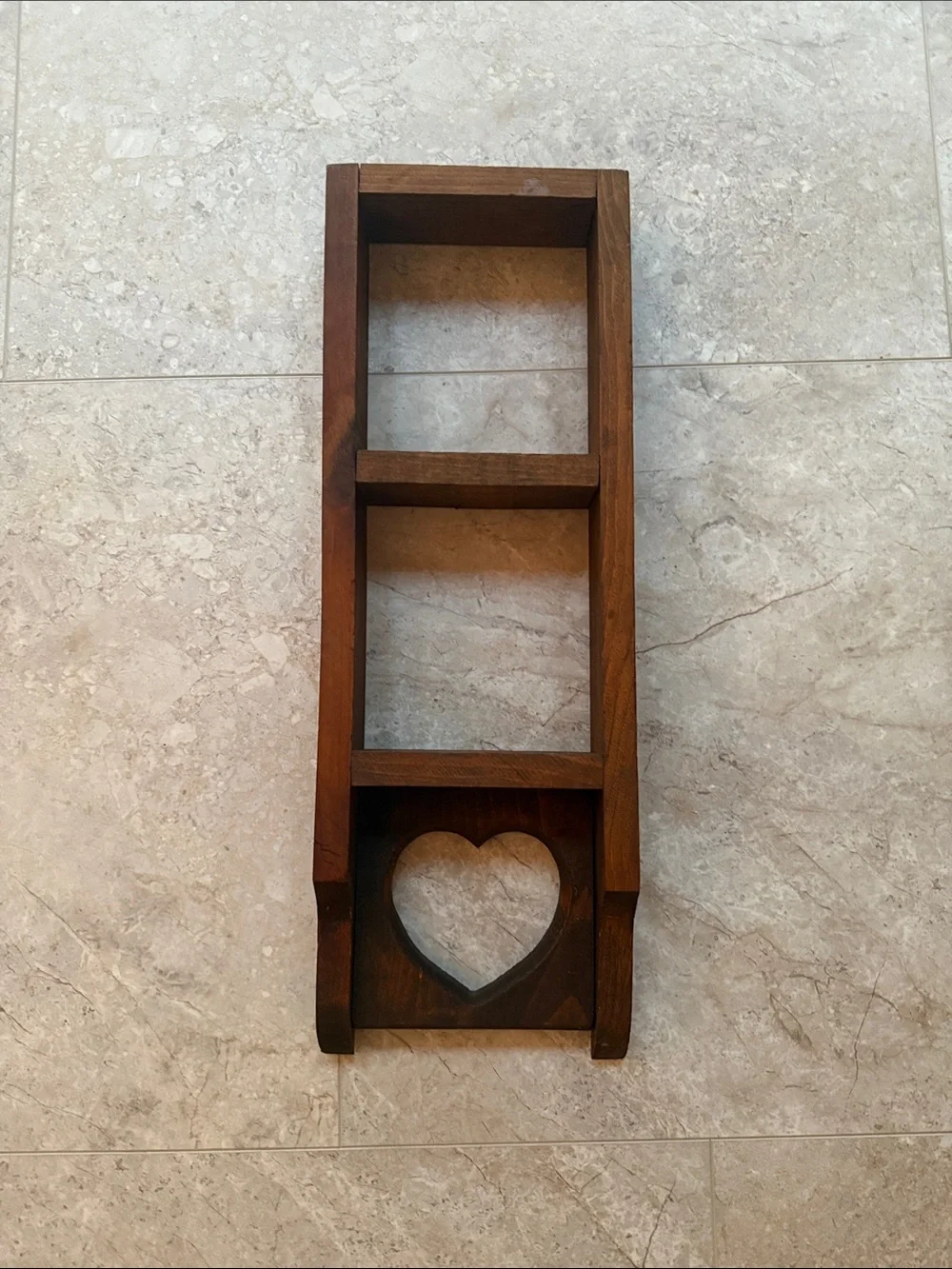 Vintage Solid Wooden Vertical Shelf Heart